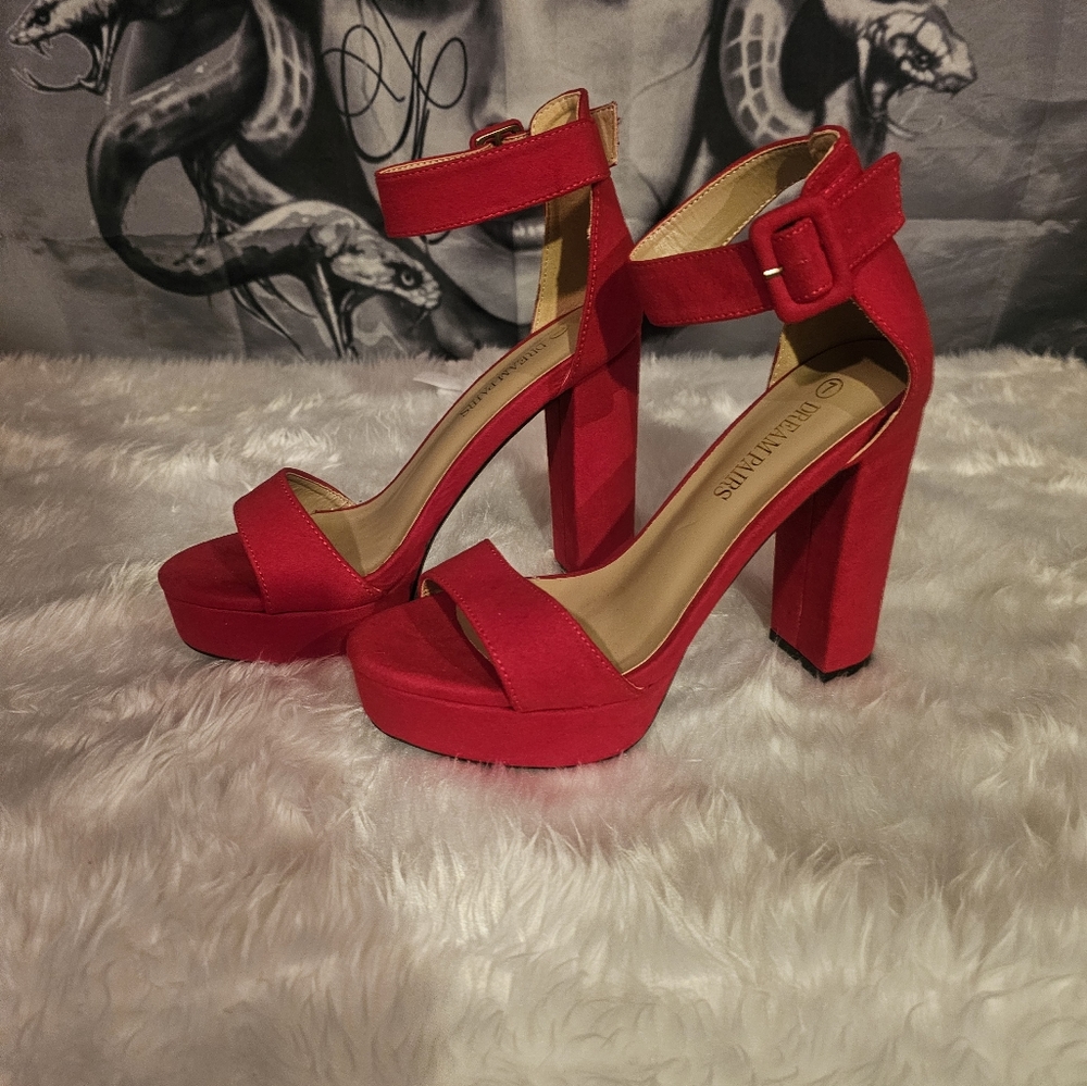 Perfect Red Heels For Holiday Season!! Size 7